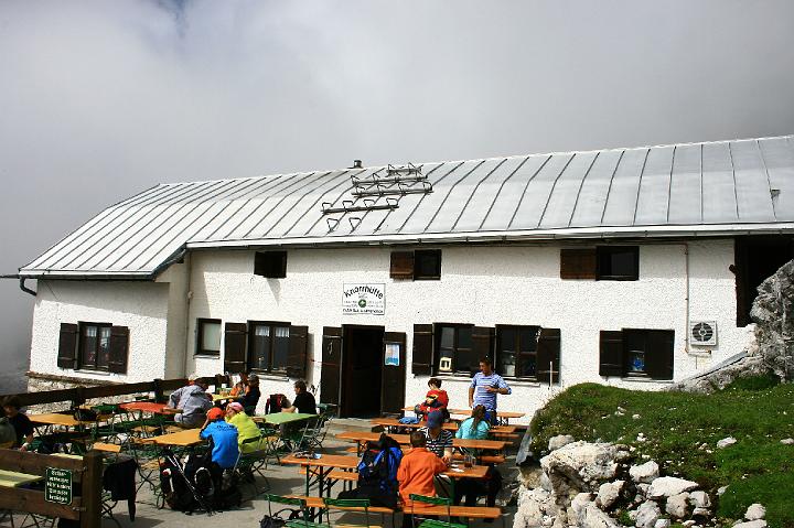 08.jpg - Knorrhütte (2051m) - stąd wyruszamy na grań Jubiläumsgrat