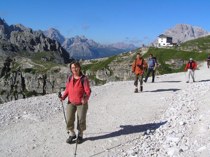 11.jpg - DZIEŃ 2. Grupa Dolomiti di Sesto. Dojeżdżamy do Rif. Auronzo z zamiarem zobaczenia symbolu Dolomitów - trzech pięknych szczytów.