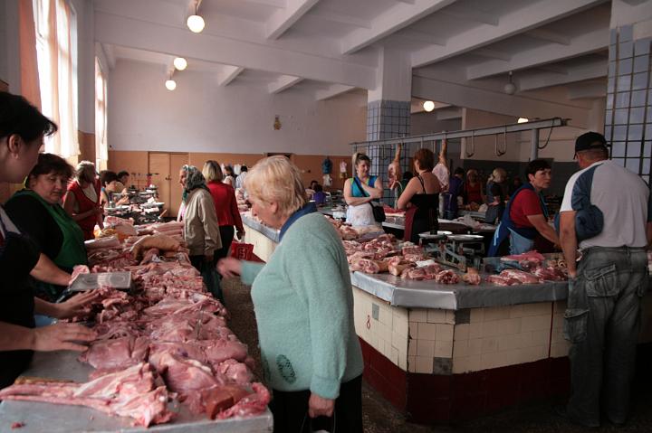 54.jpg - Tania jatka czyli typowy sklep mięsny.