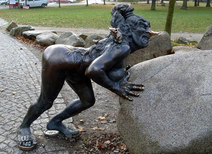 11.jpg - Jesteśmy na Hexentanzplatz czyli w miejscu gdzie czarownice miały odbywać swoje tańce.