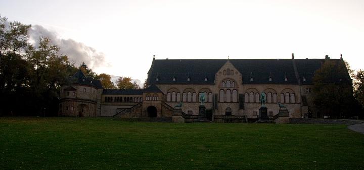 42.jpg - Romańskie palatium cesarskie w Goslarze.