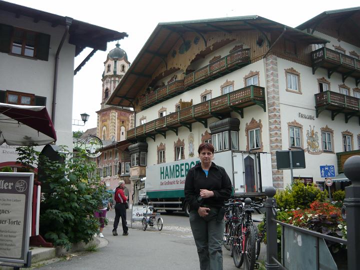49.jpg - Urocze miasteczko Mittenwald.