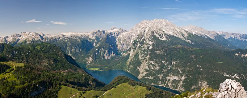 05.jpg - Z Jennera roztacza się piękny widok na cały region Berchtesgaden i jezioro Königssee.