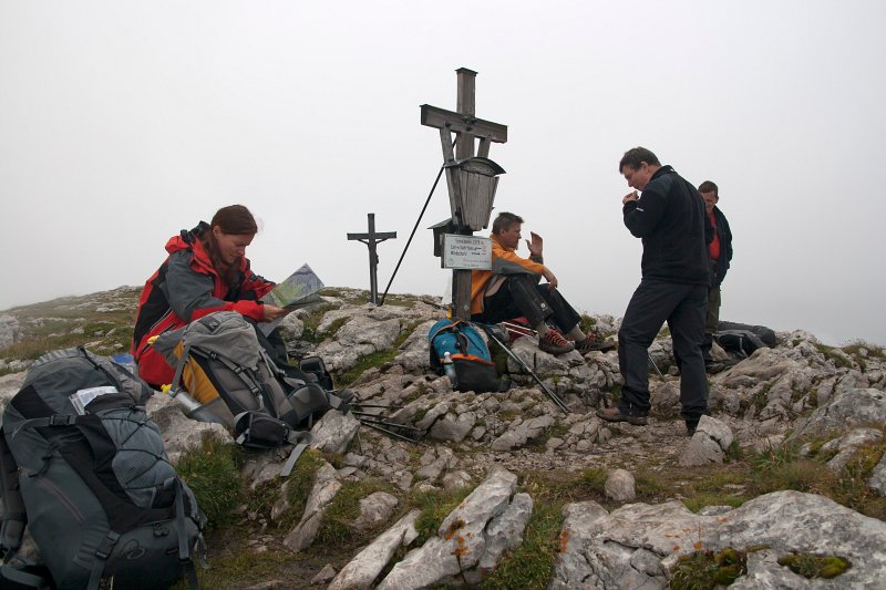 25.jpg - Na szczycie Schneibstein (2276 m), niestety w chmurach.