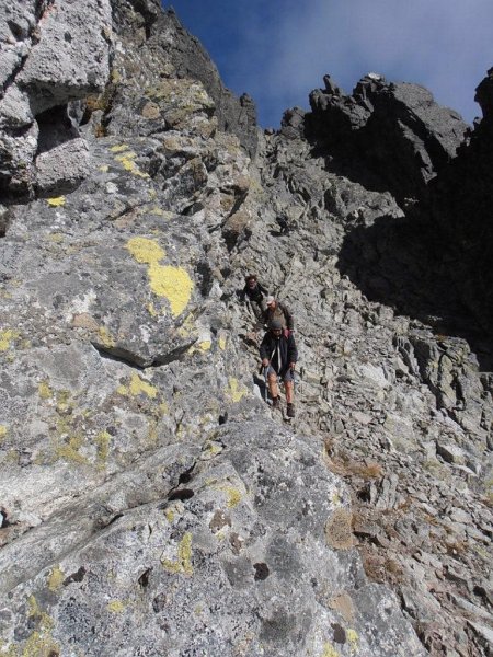 34.jpg - W skalnych ostępach.