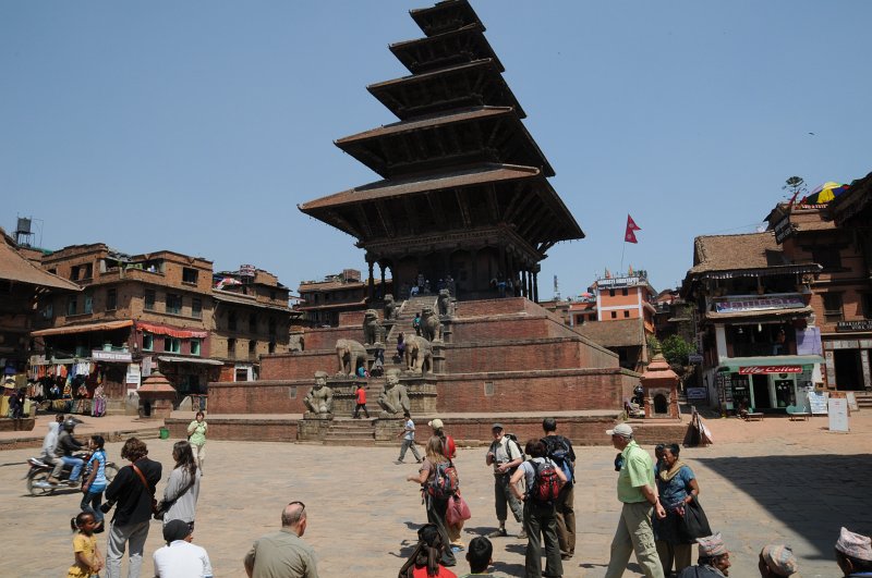 122.jpg - Njatapola, najwyższy Mandir Nepalu w Bhaktapurze.