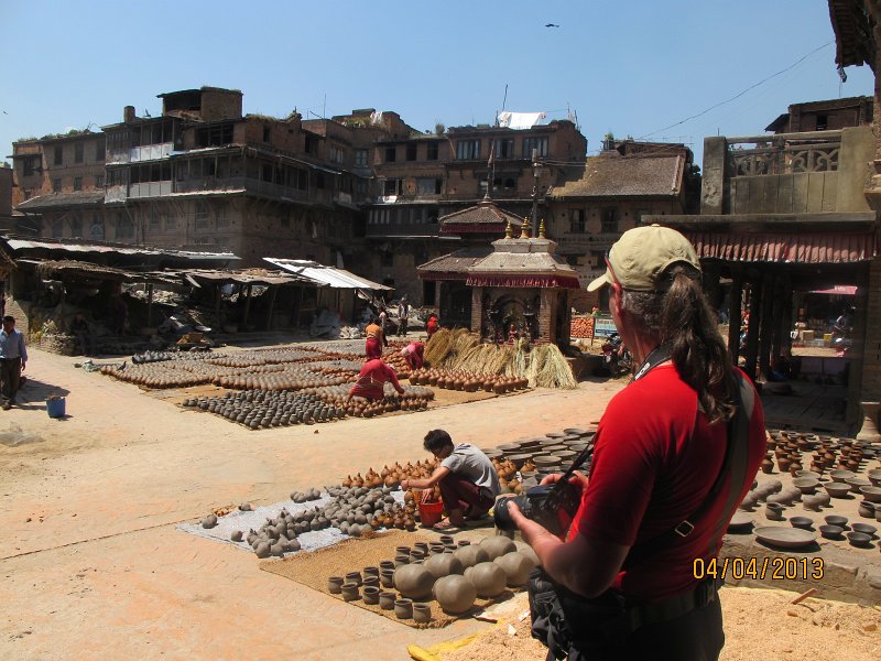 125.jpg - Słynny Plac Garncarzy w Bhaktapurze.
