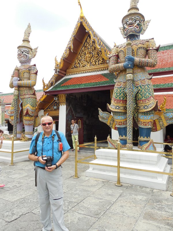 004.jpg - W kompleksie świątyń Wat Phra Kaew.