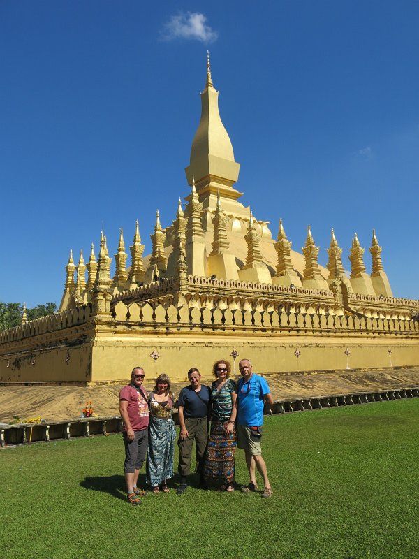 159.jpg - Pagoda Wat That Luang w Vientiane – stolicy Laosu.