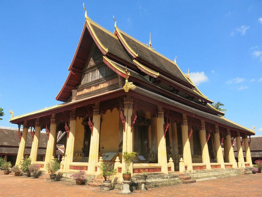 162.jpg - Świątynia Wat Sisaket – najstarsza w Laosie.