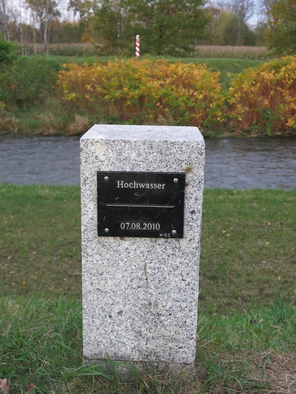 03.jpg - W 2010 r. Nysa Łużycka zalała Bogatynię i inne pobliskie miejscowości.