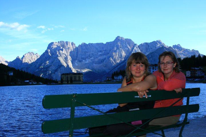 25.jpg - W drodze powrotnej mijamy piękne jezioro - Lago di Misurina. W oddali grupa Sorapsis.