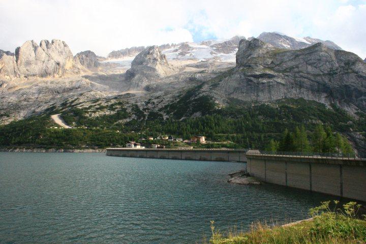 57.jpg - I jeszcze raz Marmolada od strony jeziora Lago di Fedaia.