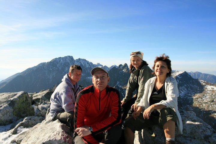 14.jpg - Widok ze Sławkowskiego Szczytu na zach, w tle Gerlach (2654 m).