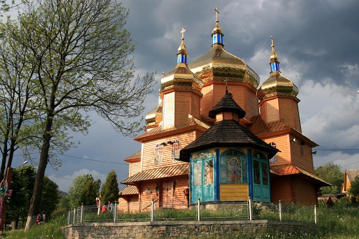 17.jpg - Worochta – nowa cerkiew.