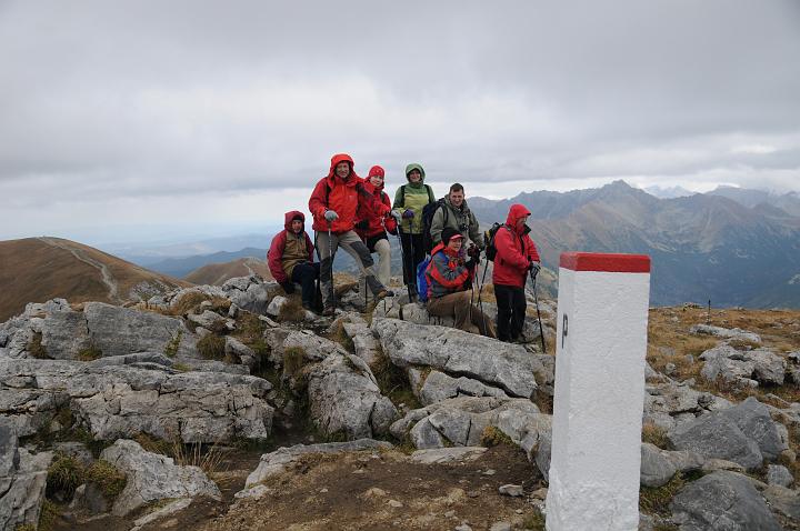 17.jpg - Kolejnego dnia idziemy na Czerwone Wierchy. Tu na Ciemniaku (2096m).