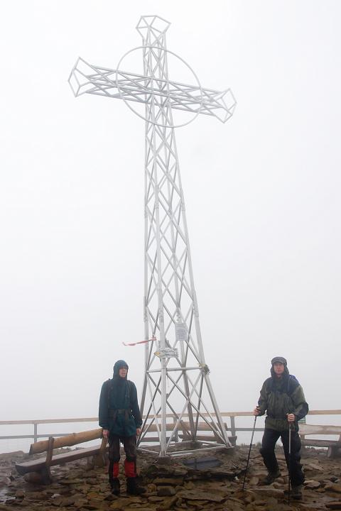 62.jpg - Na Tarnicy (1346m). Pogoda niestety nie dopisała.