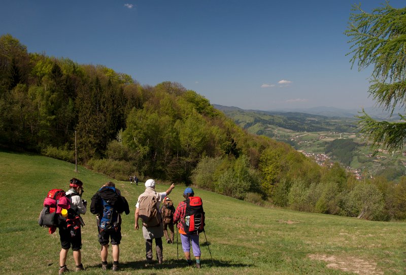 24.jpg - Schodzimy w kierunku Rytra.