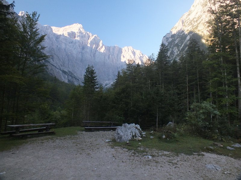 001.jpg - Widok na Triglav z doliny Vrata.