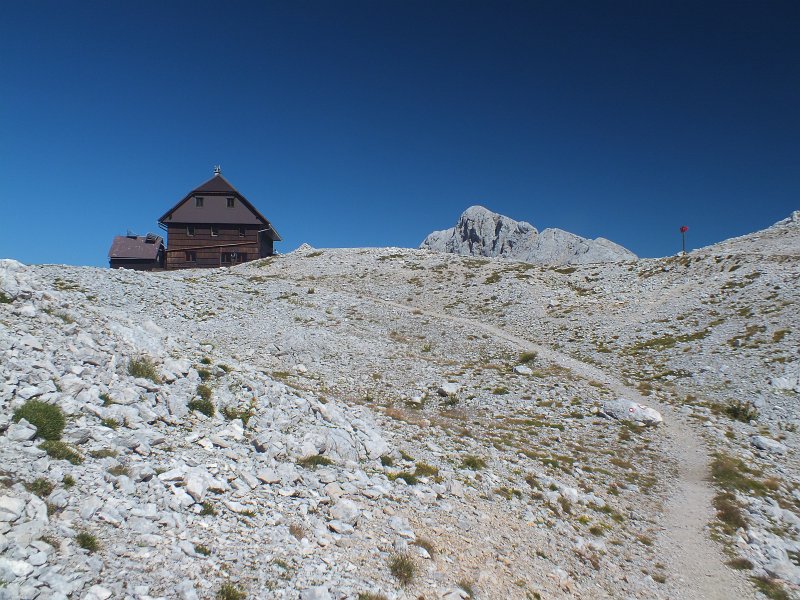 023.jpg - Schronisko dom Stanicza (2332m).