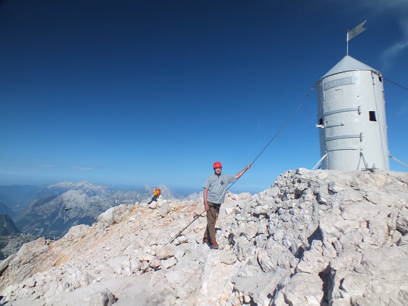 063.jpg - Na szczycie Triglava (2864m).
