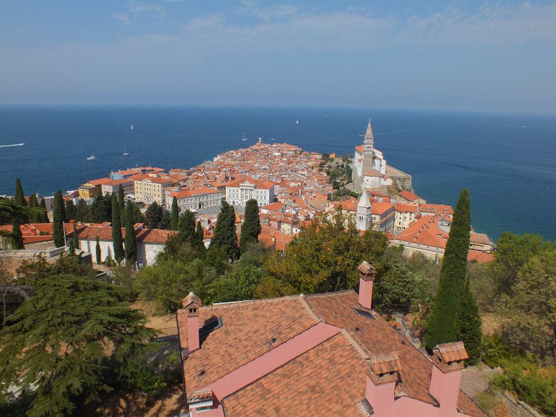 156.jpg - Widok z góry na Piran.
