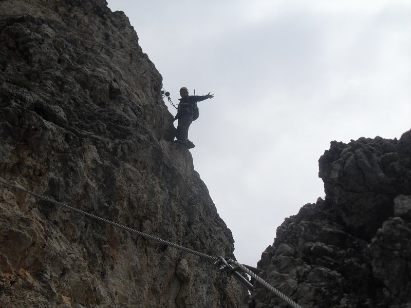 07.jpg - Na drutach ferraty.
