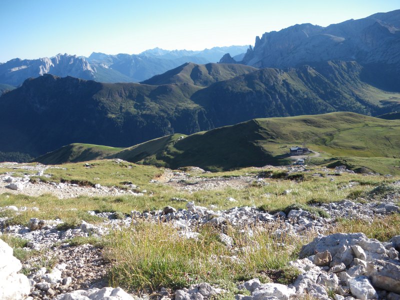 19.jpg - Łagodniejsze oblicza Dolomitów.