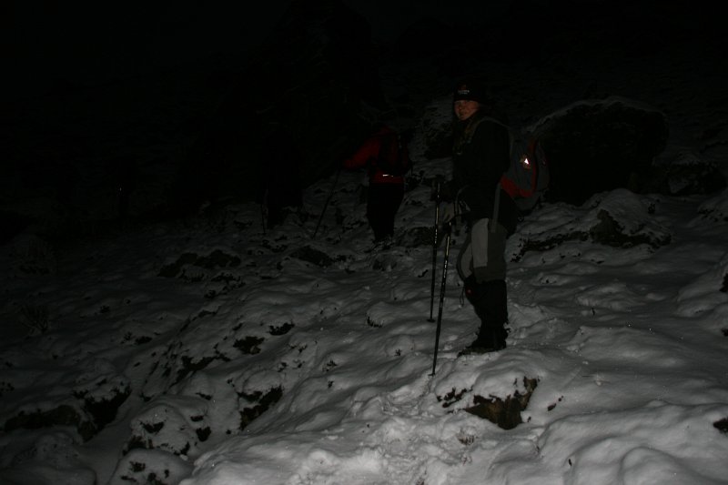 065.jpg - Wyruszamy nocą by obejrzeć wschód słońca nad masywem Annapurny.