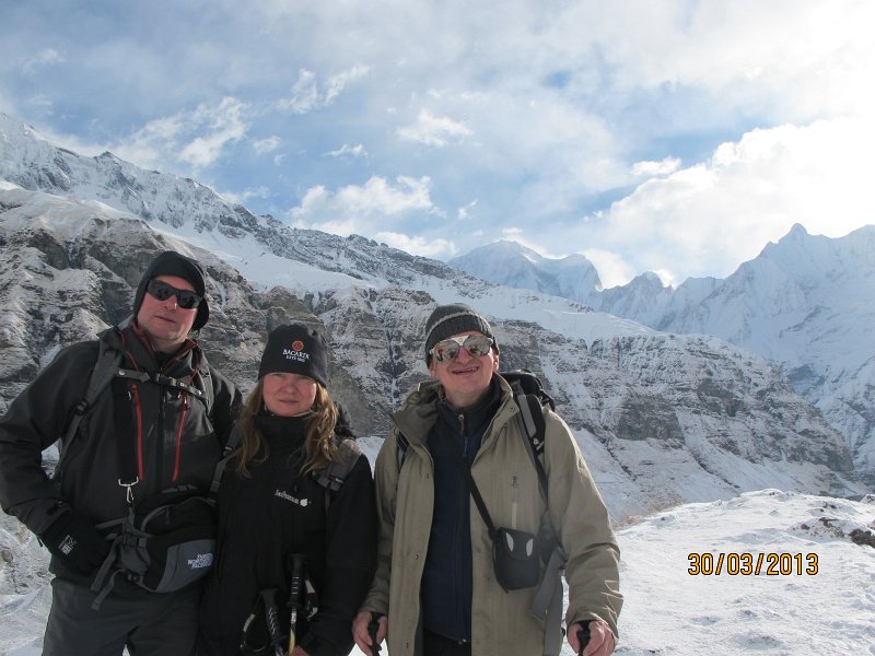 073.jpg - Szczyt Annapurna III bezpośrednio nad Sławkiem.