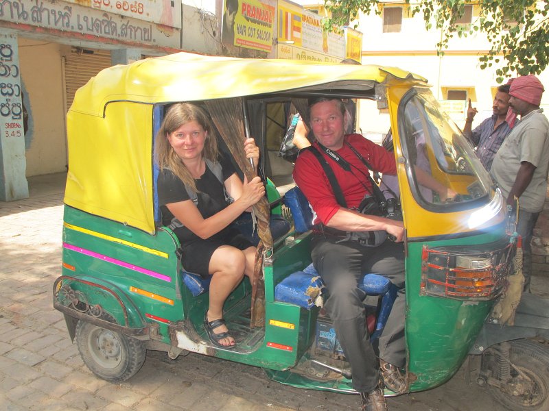 170.jpg - Tuk tuk – popularny środek lokomocji w Indiach.
