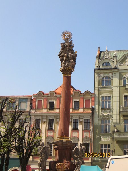 59.jpg - Figura na rynku.