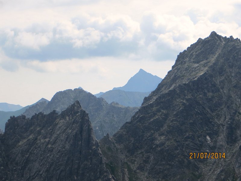 09.jpg - Widok z Kazalnicy na Kołowy.