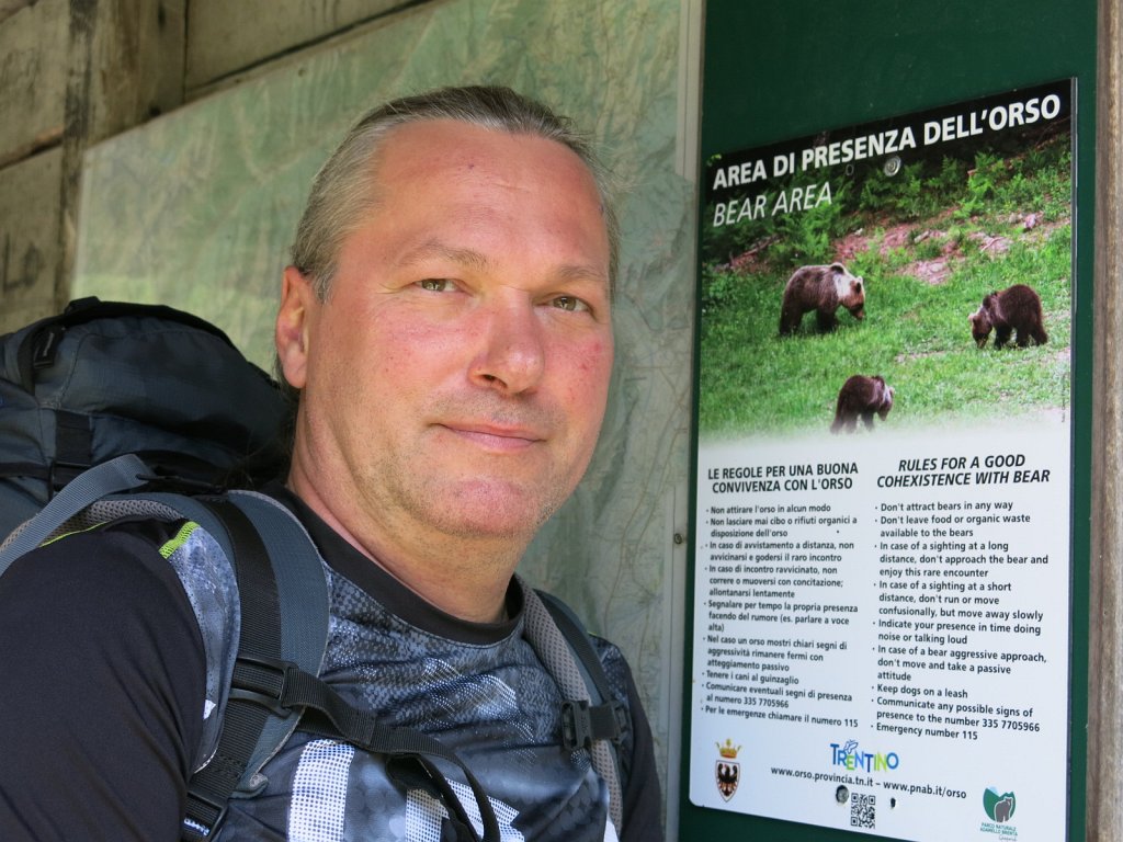 03.jpg - Jesteśmy na terytorium niedźwiedzi.