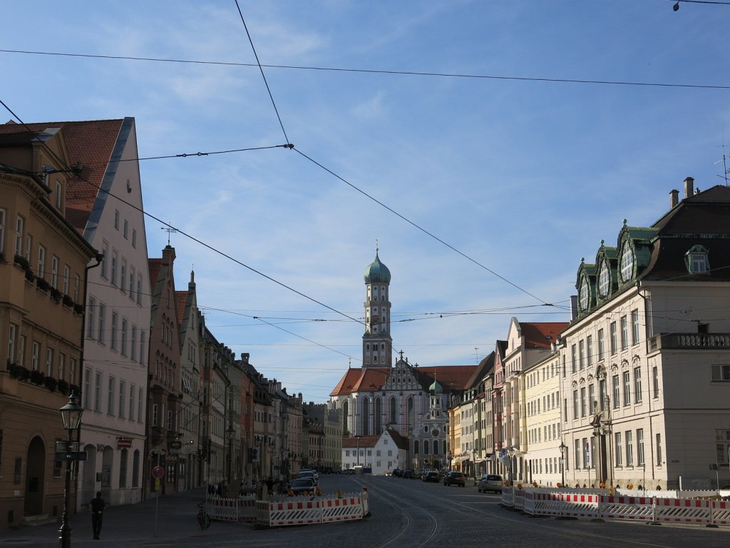81.jpg - Starówka z kościołem św. Ulryka i św. Afry.