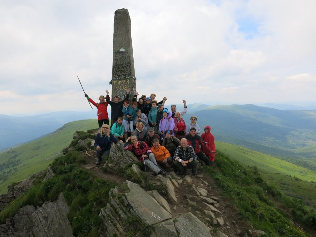 028.jpg - Pikuj – najwyższy szczyt Bieszczadów (1408 m).